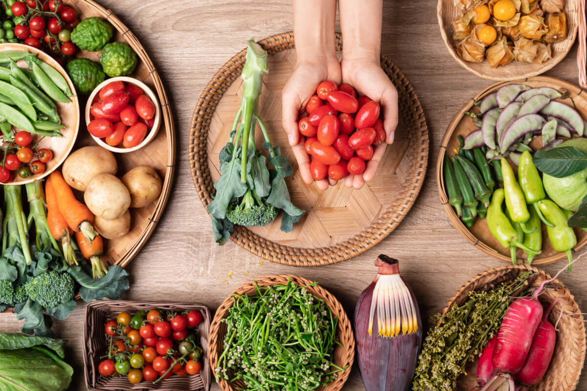 朝市の活気と名湯を巡る心ほぐれる週末プラン